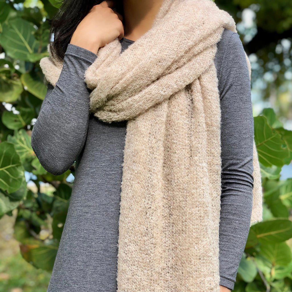 Almond Ultra Plush Alpaca Scarf - Cosas y Punto