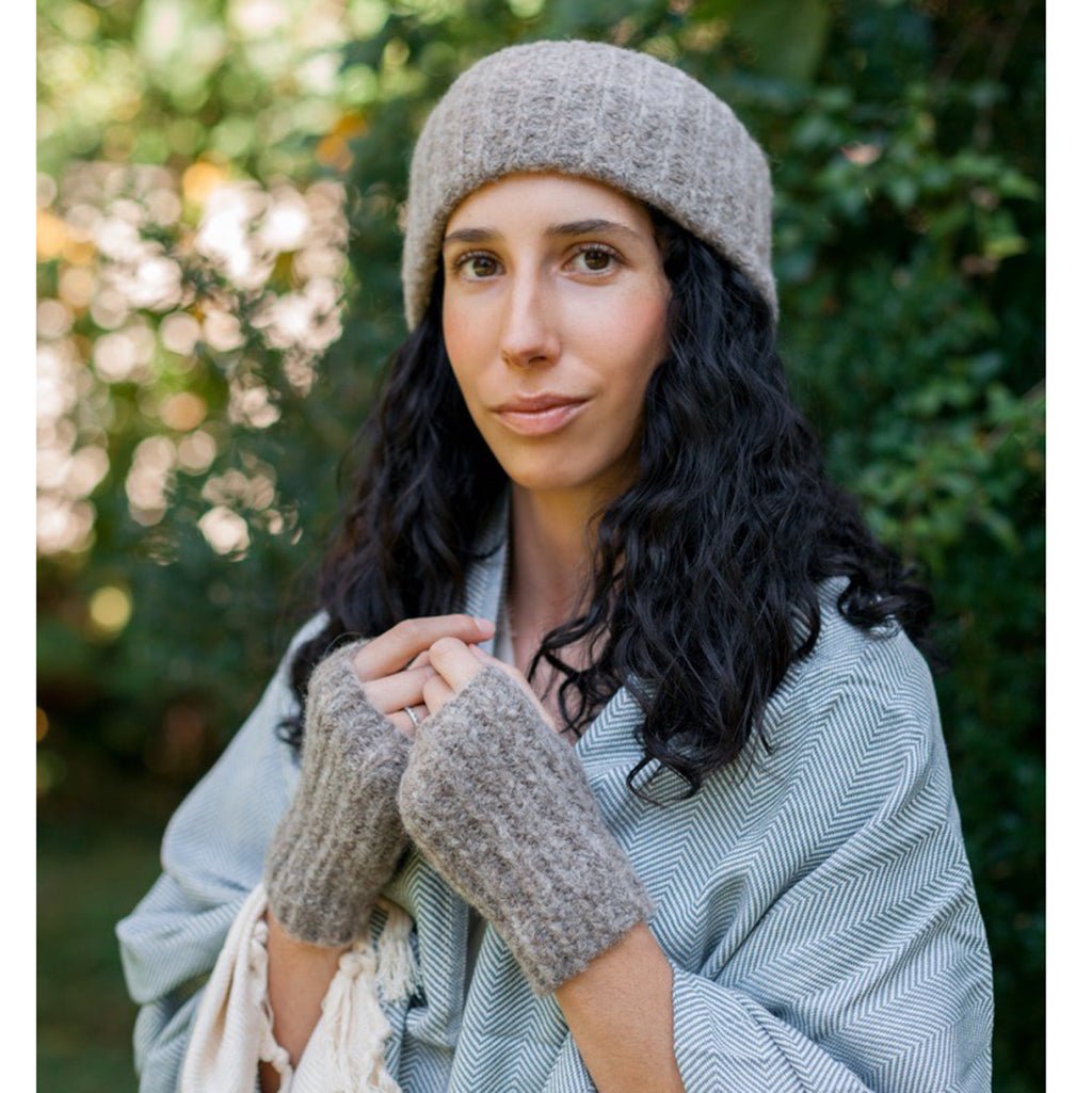 Autumn Ribbed Alpaca Gloves - Cosas y Punto