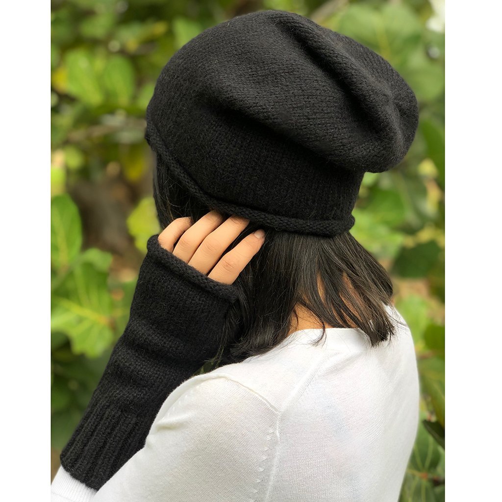 Black Essential Knit Alpaca Gloves - Cosas y Punto