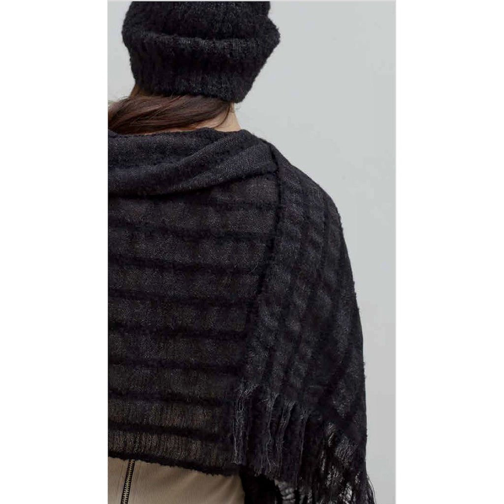 Black Loop Knit Alpaca Beanie - Cosas y Punto