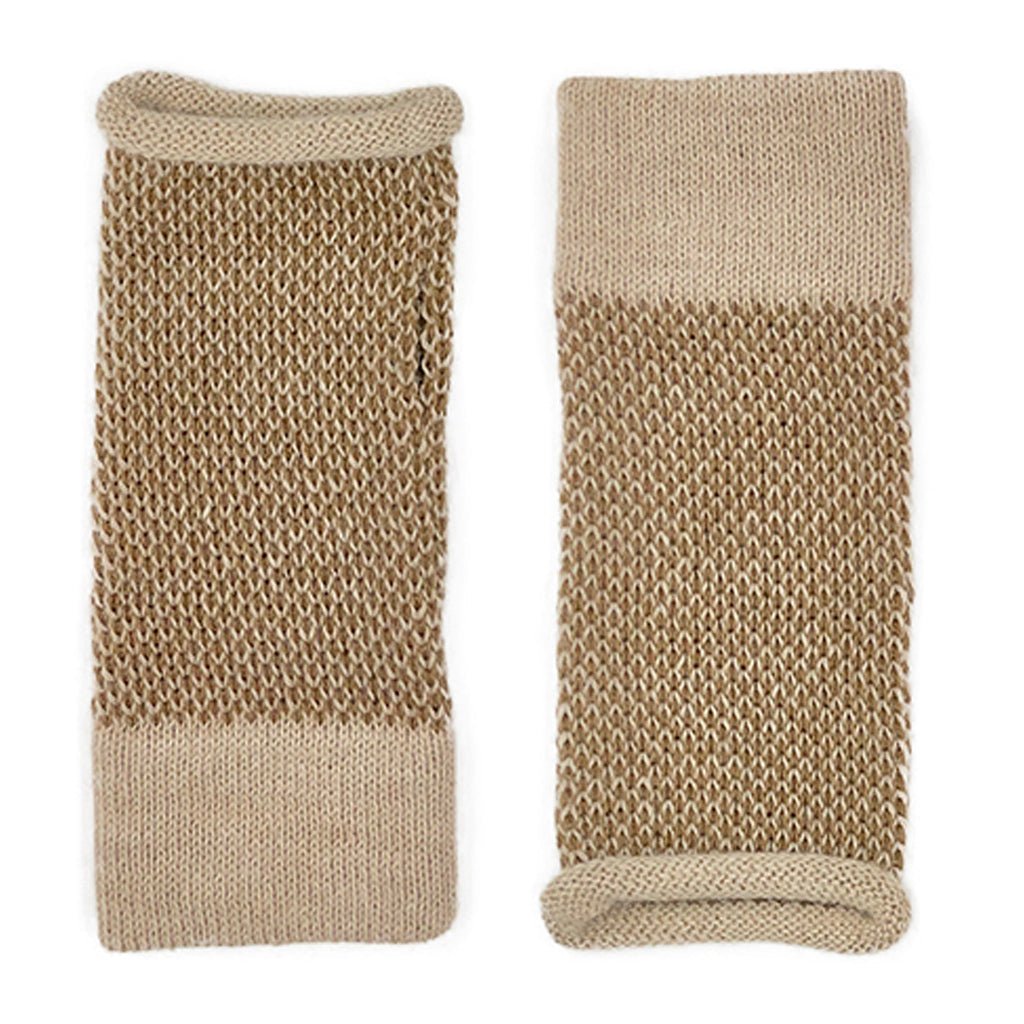 Camel Interwoven Alpaca Gloves - Cosas y Punto