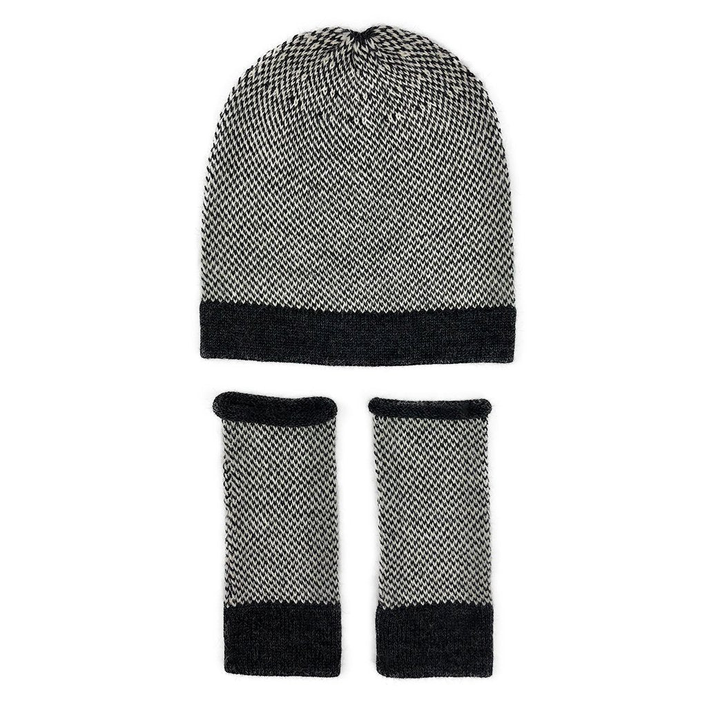 Midnight Interwoven Alpaca Gloves - Cosas y Punto