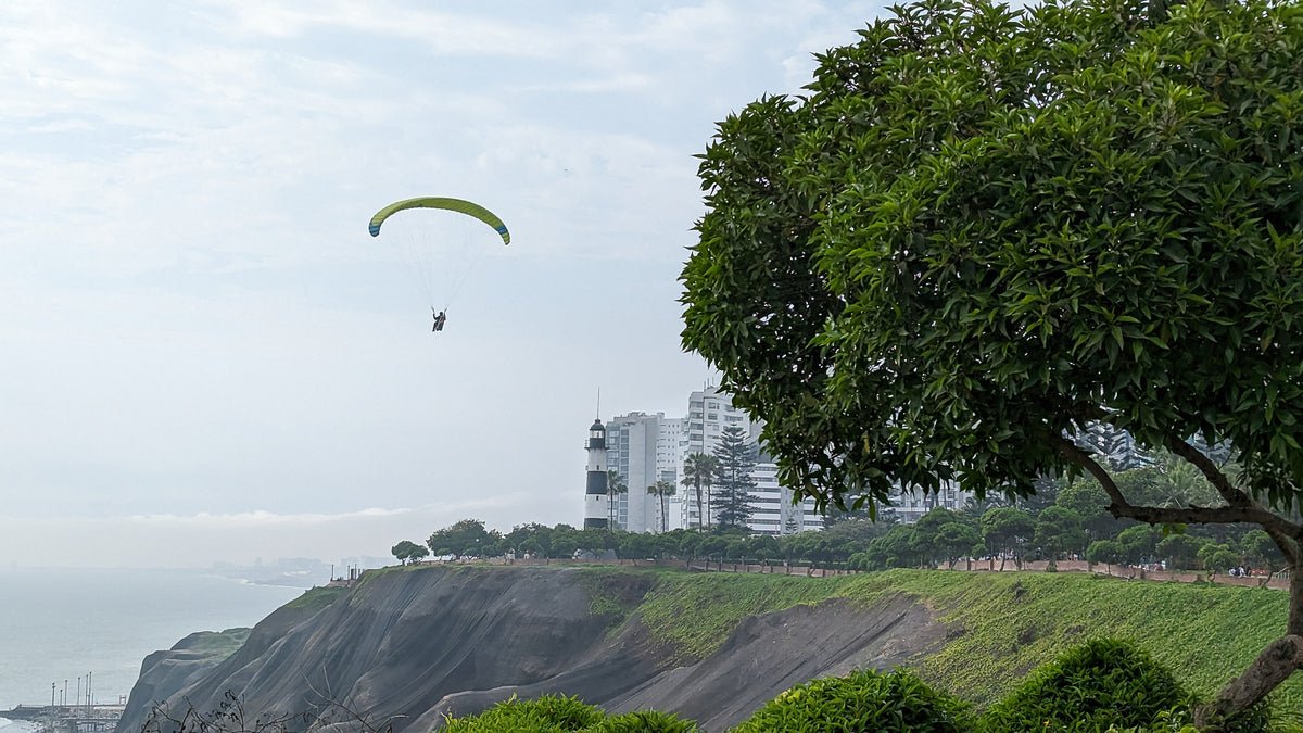 Miraflores Soar: Daylight Elegance - Cosas y Punto