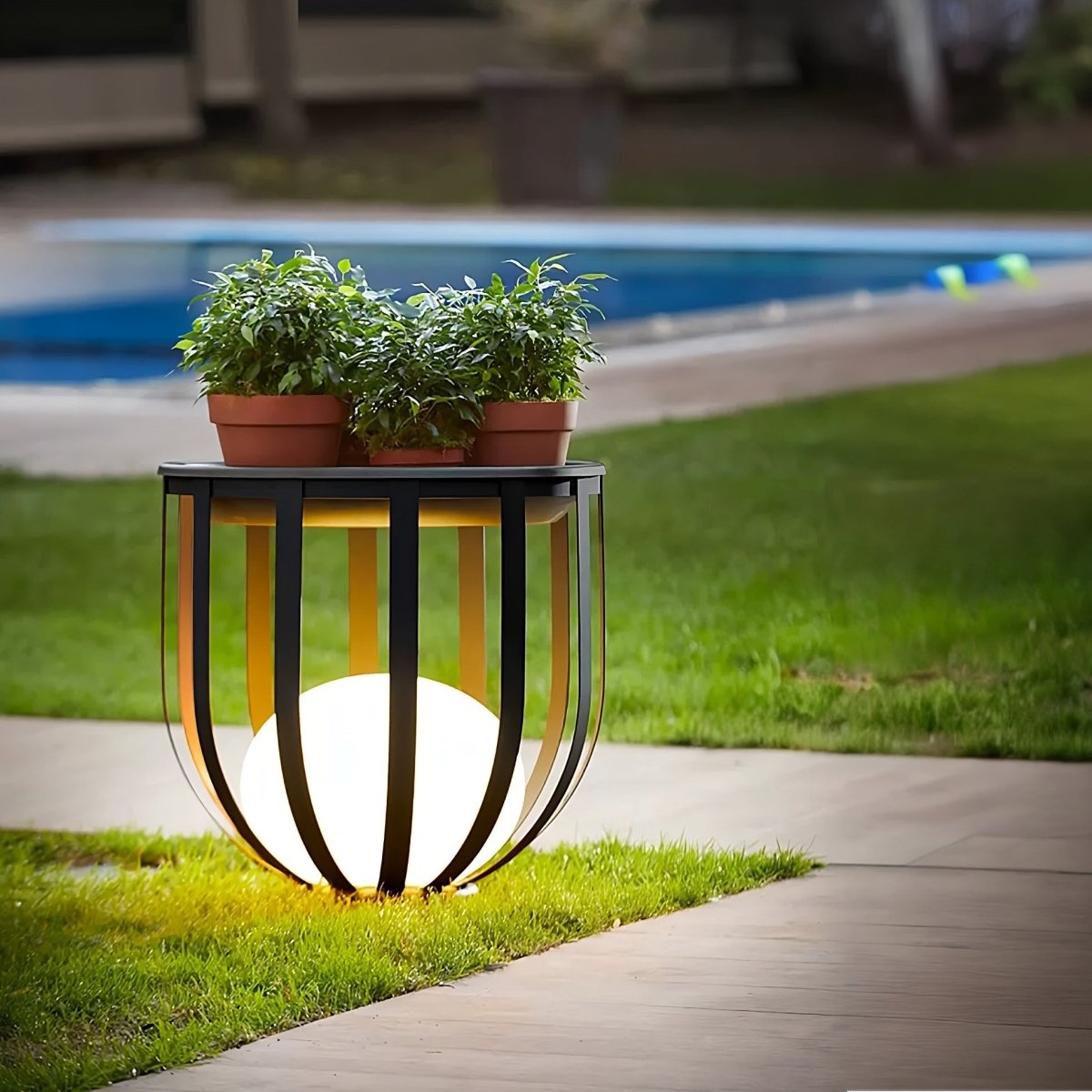 Outdoor Solar Power LED Plant Stand - Cosas y Punto