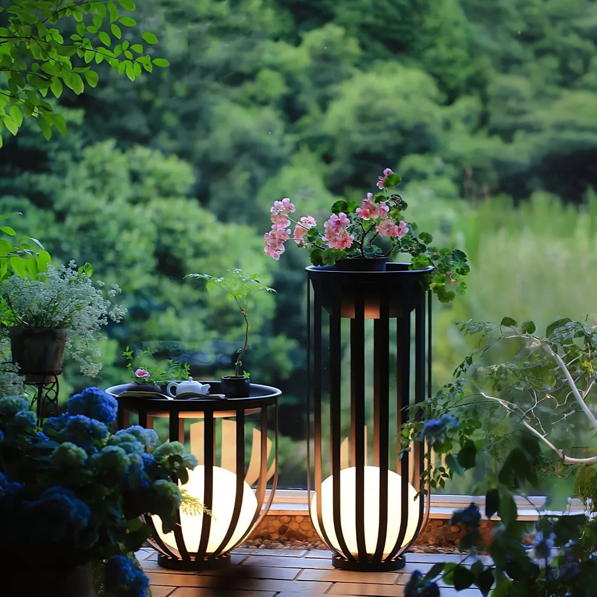 Outdoor Solar Power LED Plant Stand - Cosas y Punto
