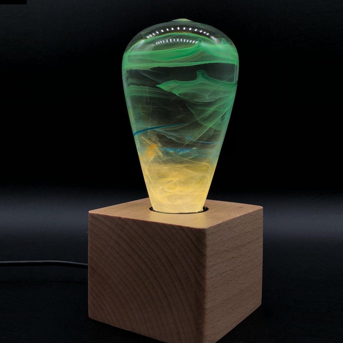 Resin LED Lightbulb - Alice - Cosas y Punto