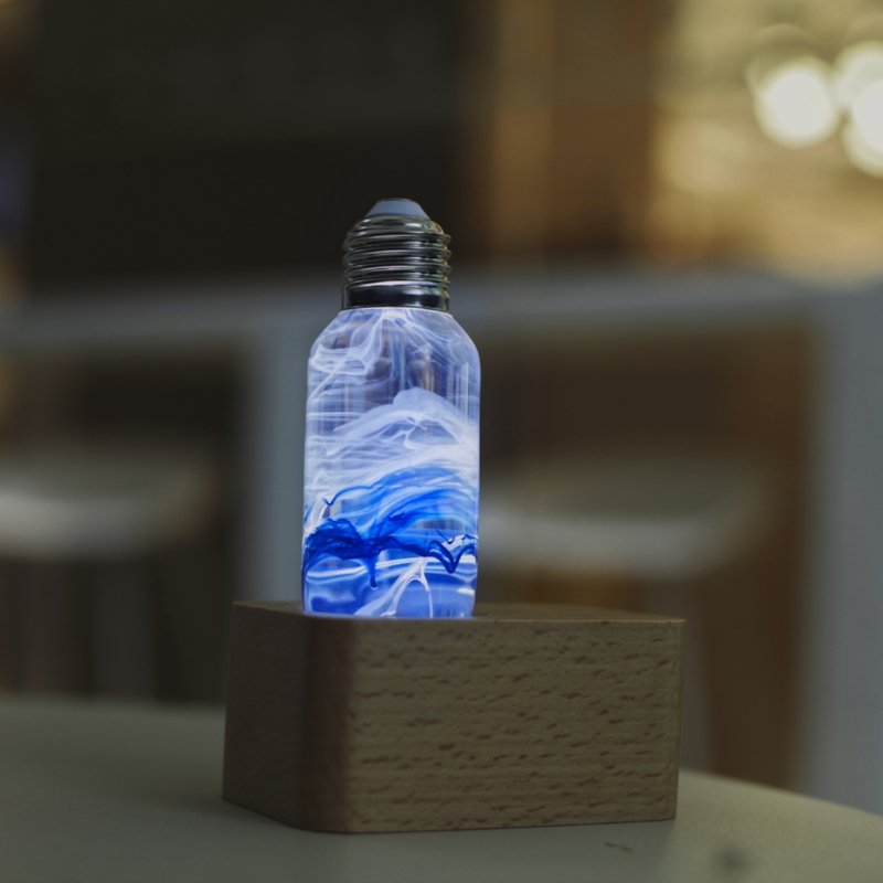 Resin LED Lightbulb - Blue - Cosas y Punto
