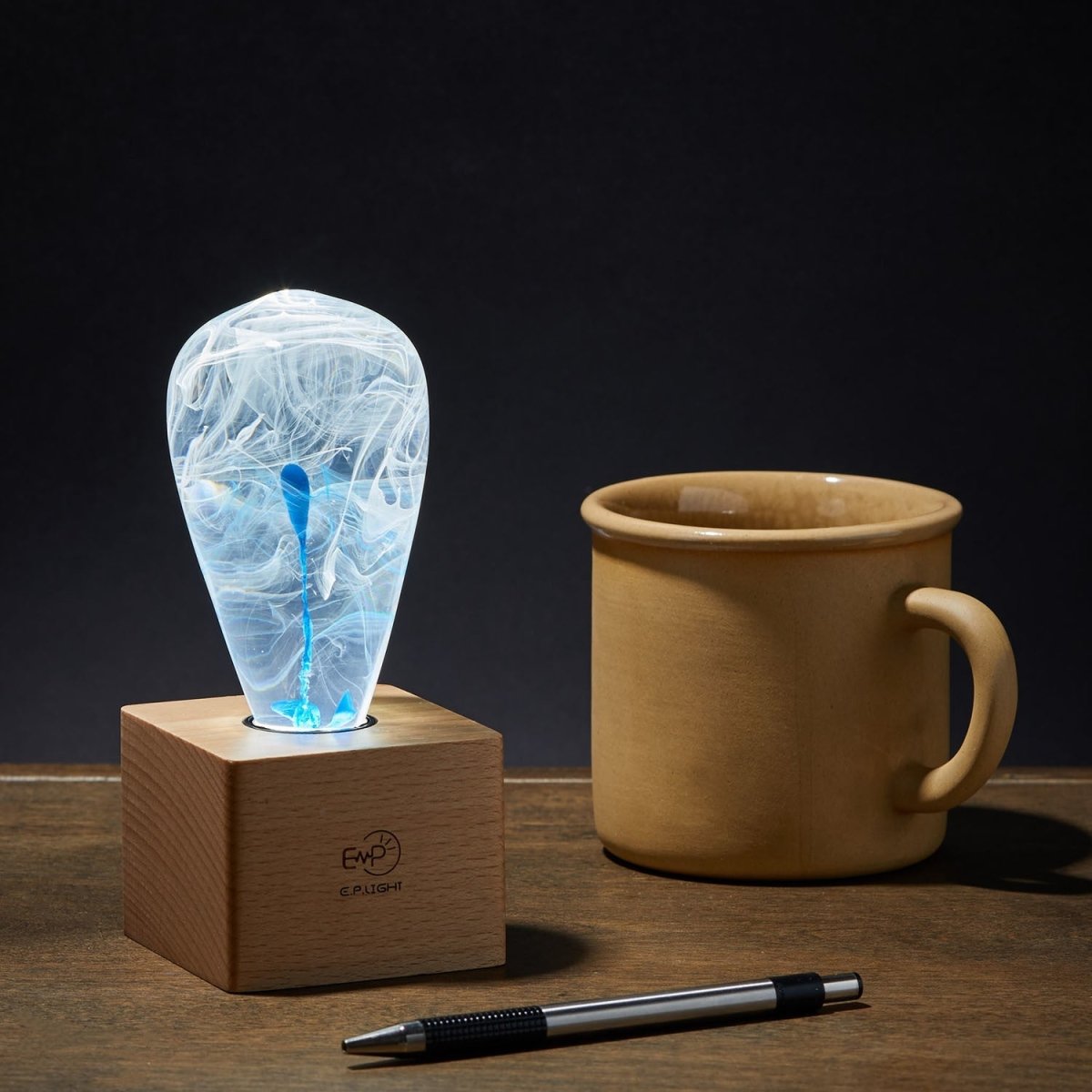 Resin LED Lightbulb - Blue-drop - Cosas y Punto