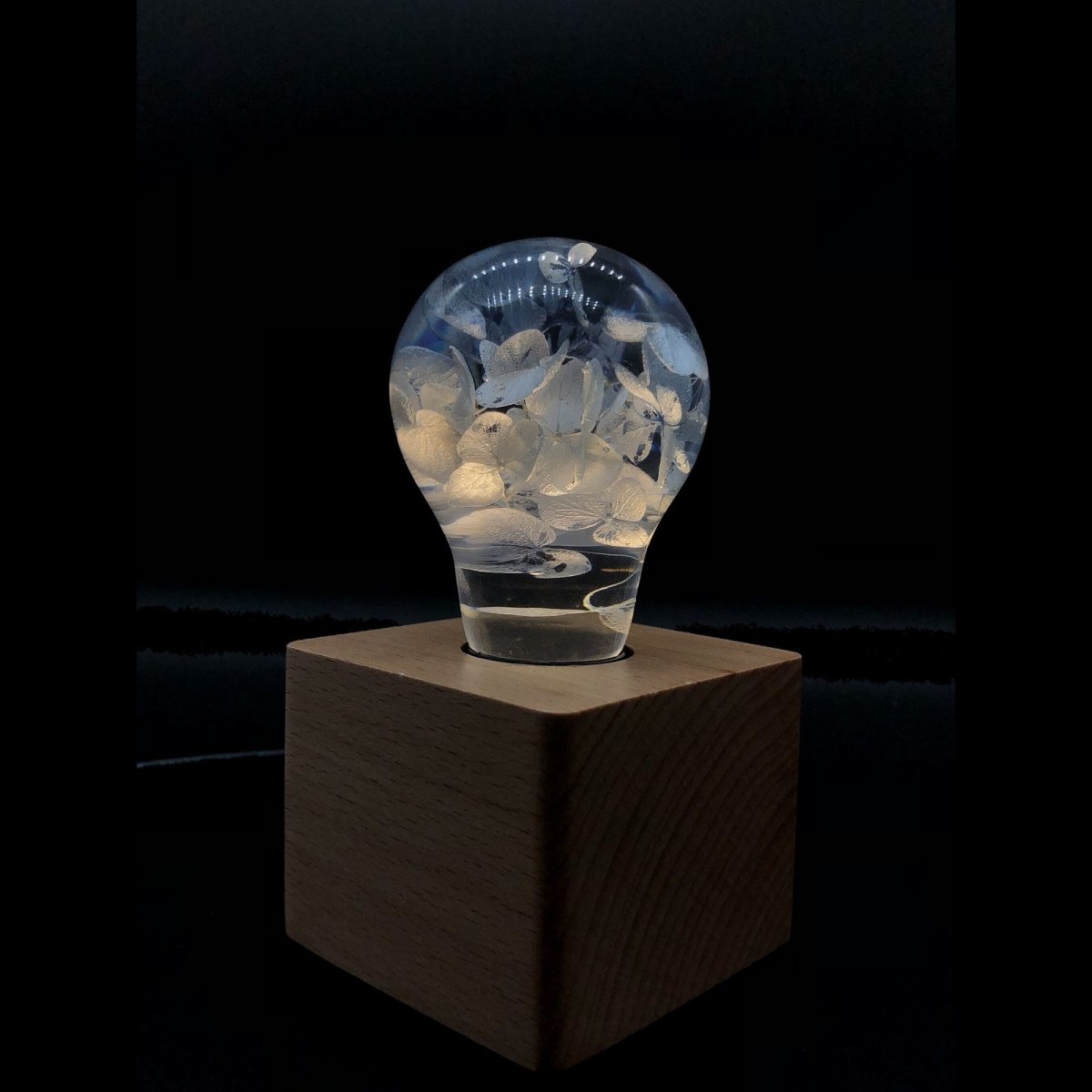 Resin LED Lightbulb Gift Set - 3-Pack LED Lights - Yellow, Pink and Blue - Cosas y Punto