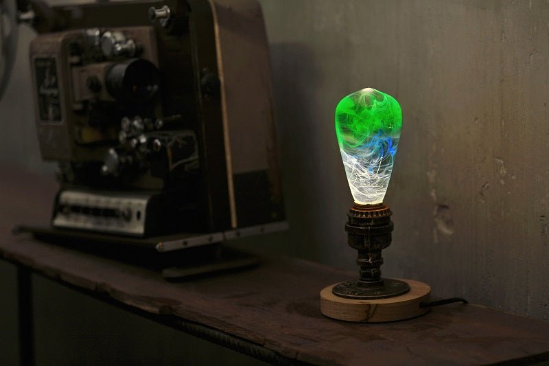 Resin LED Lightbulb - Spring - Cosas y Punto