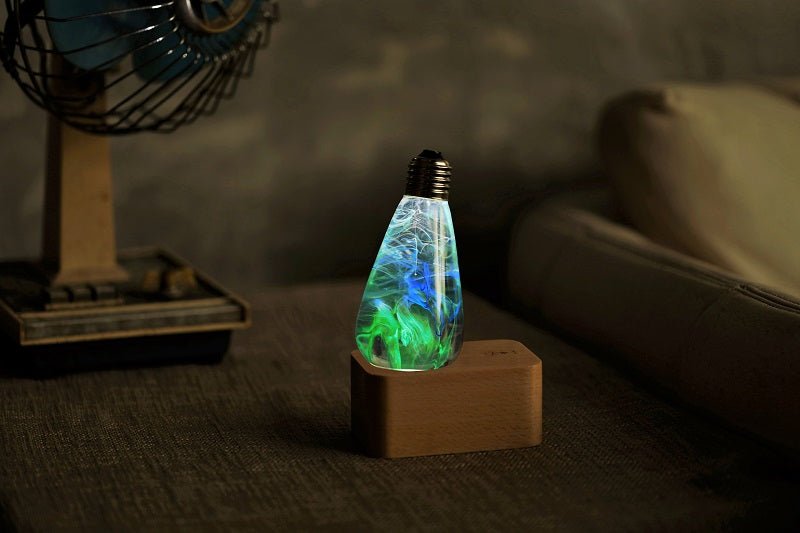 Resin LED Lightbulb - Spring - Cosas y Punto