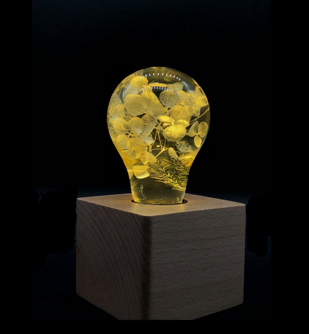 Resin LED Lightbulb - Yellow Hydrangea - Cosas y Punto