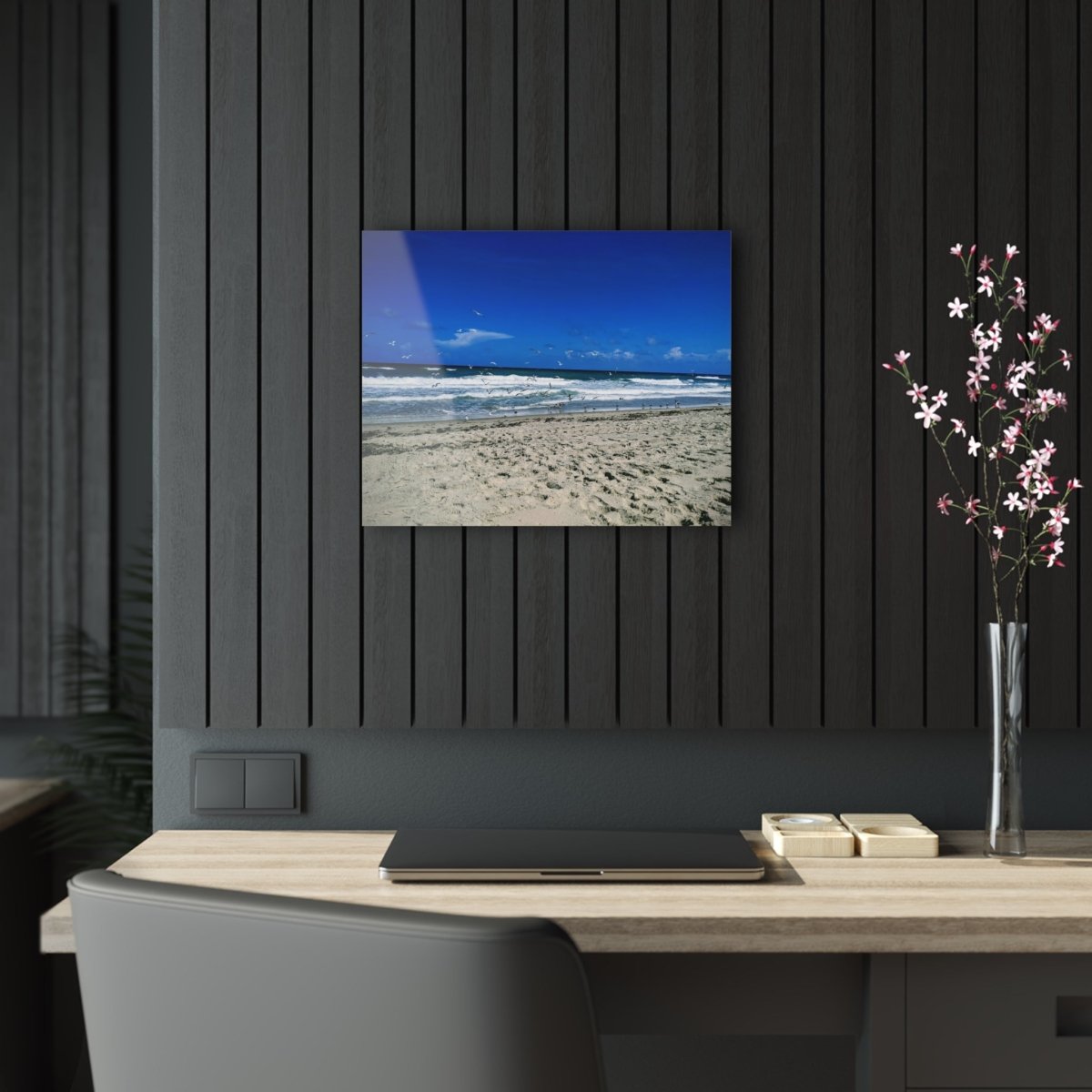 Seagulls on the beach on Acrylic Glass Wall Art - Cosas y Punto