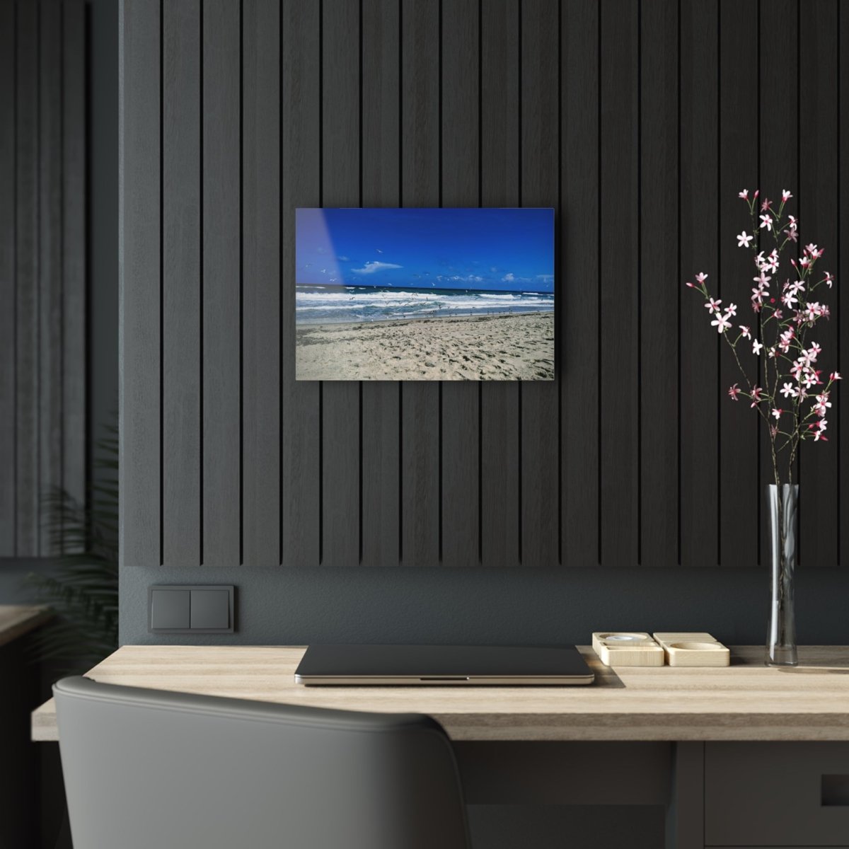 Seagulls on the beach on Acrylic Glass Wall Art - Cosas y Punto