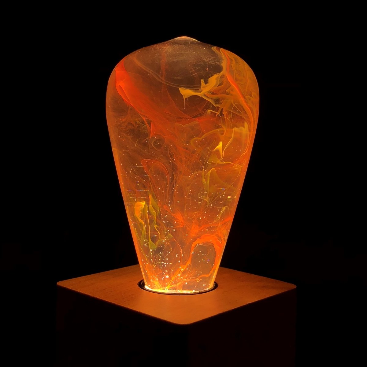Table Lamp with Resin LED Lightbulb - Nebula - Cosas y Punto