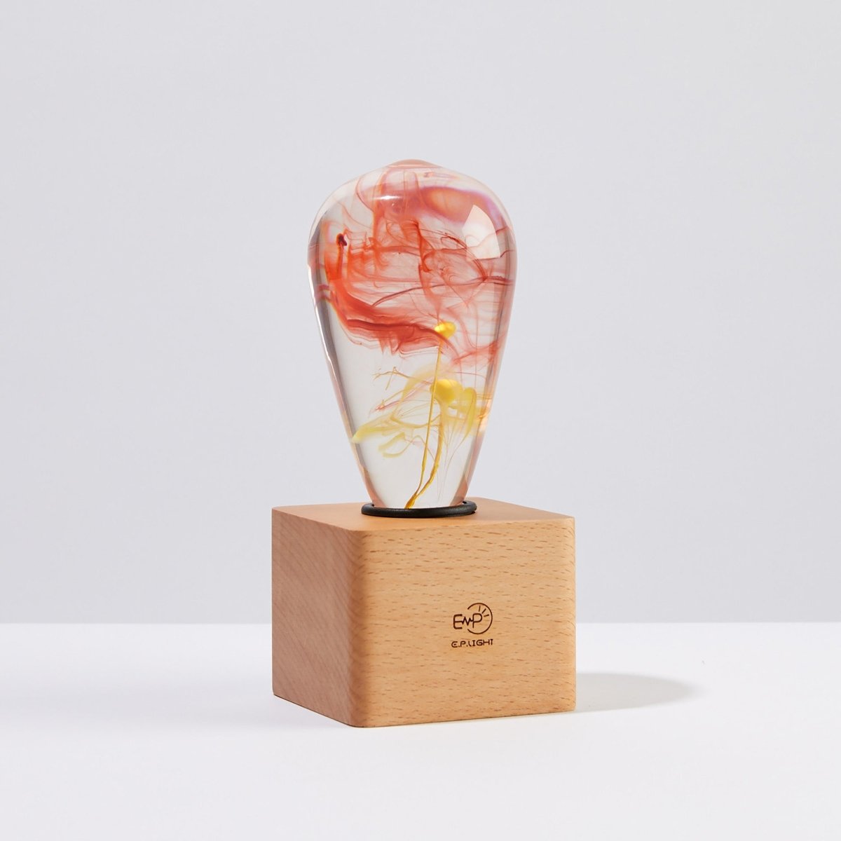 Table Lamp with Resin LED Lightbulb - Solar Corona - Cosas y Punto