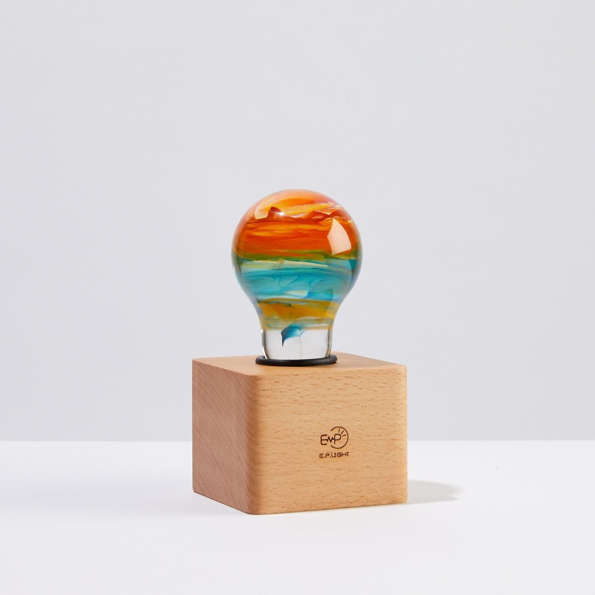 Table Lamp with Resin LED Lightbulb - Solar System - Cosas y Punto