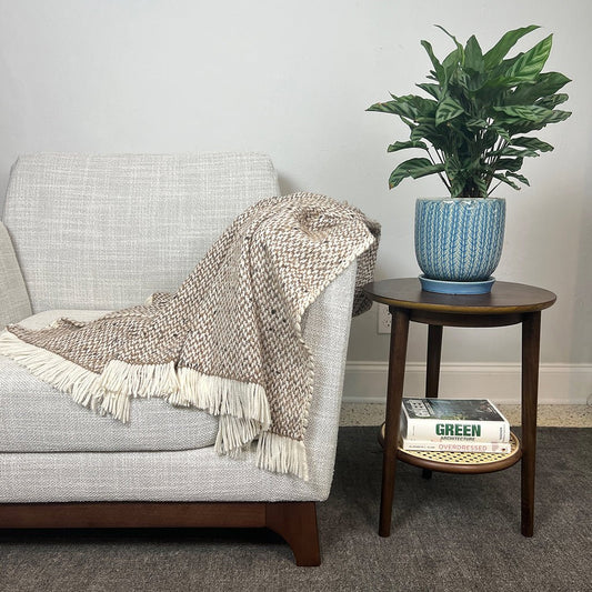 The Art of Layering: How to Style Your Alpaca Throw Blanket with Your Bedding - Cosas y Punto