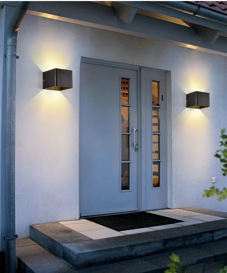 Contemporary LED Outdoor Wall Sconce – Modern Design with Adjustable Angles - Cosas y Punto