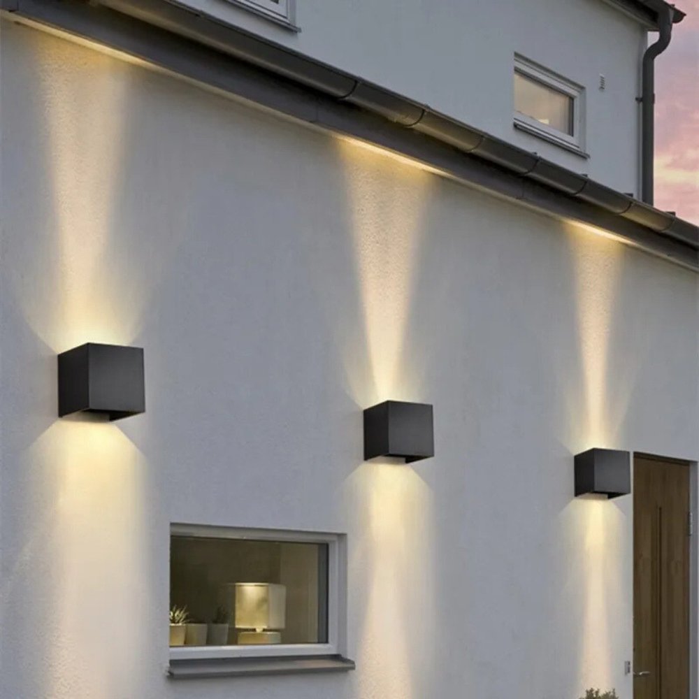 Contemporary LED Outdoor Wall Sconce – Modern Design with Adjustable Angles - Cosas y Punto