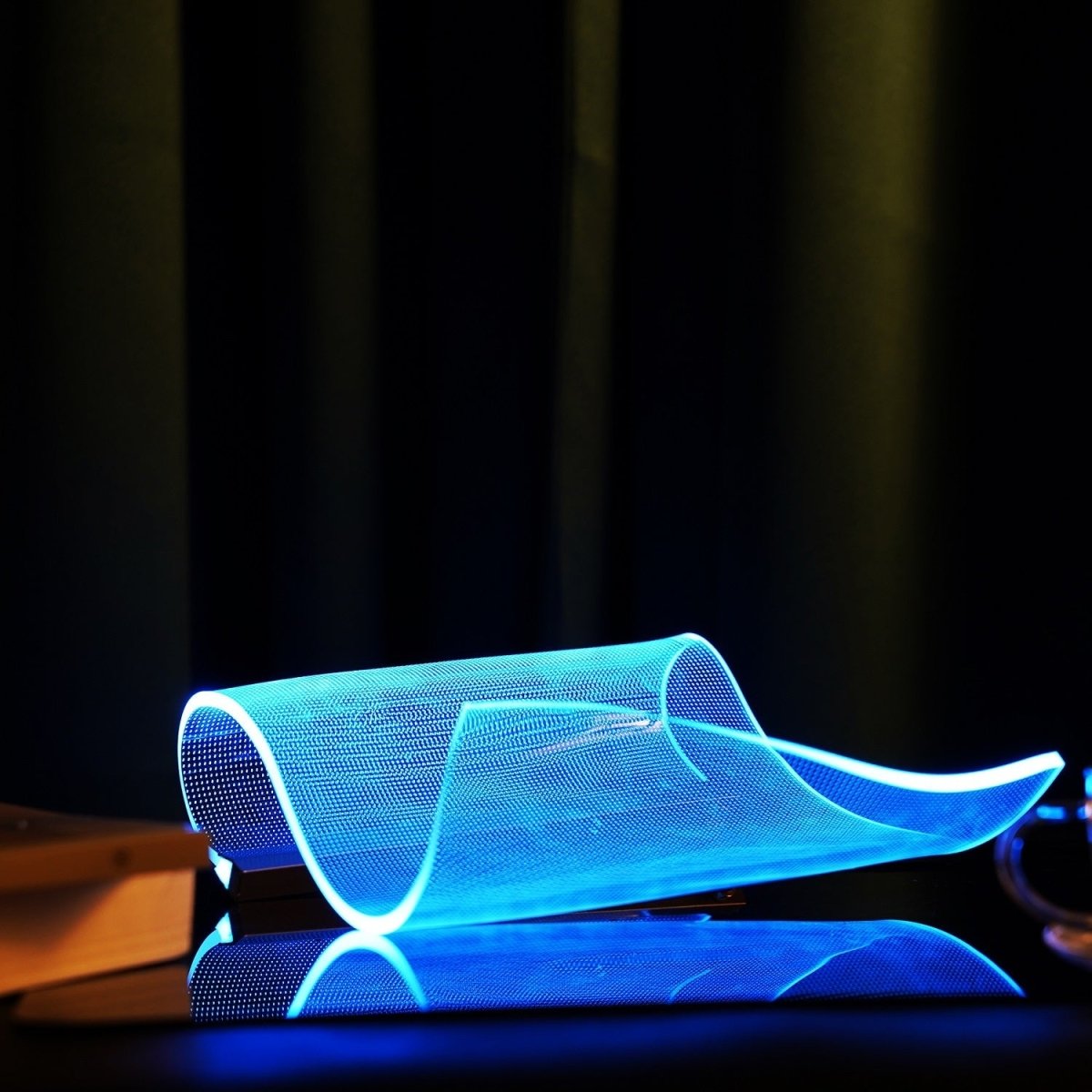 Acrylic Glowing Sheet Table Lamp - Cosas y Punto