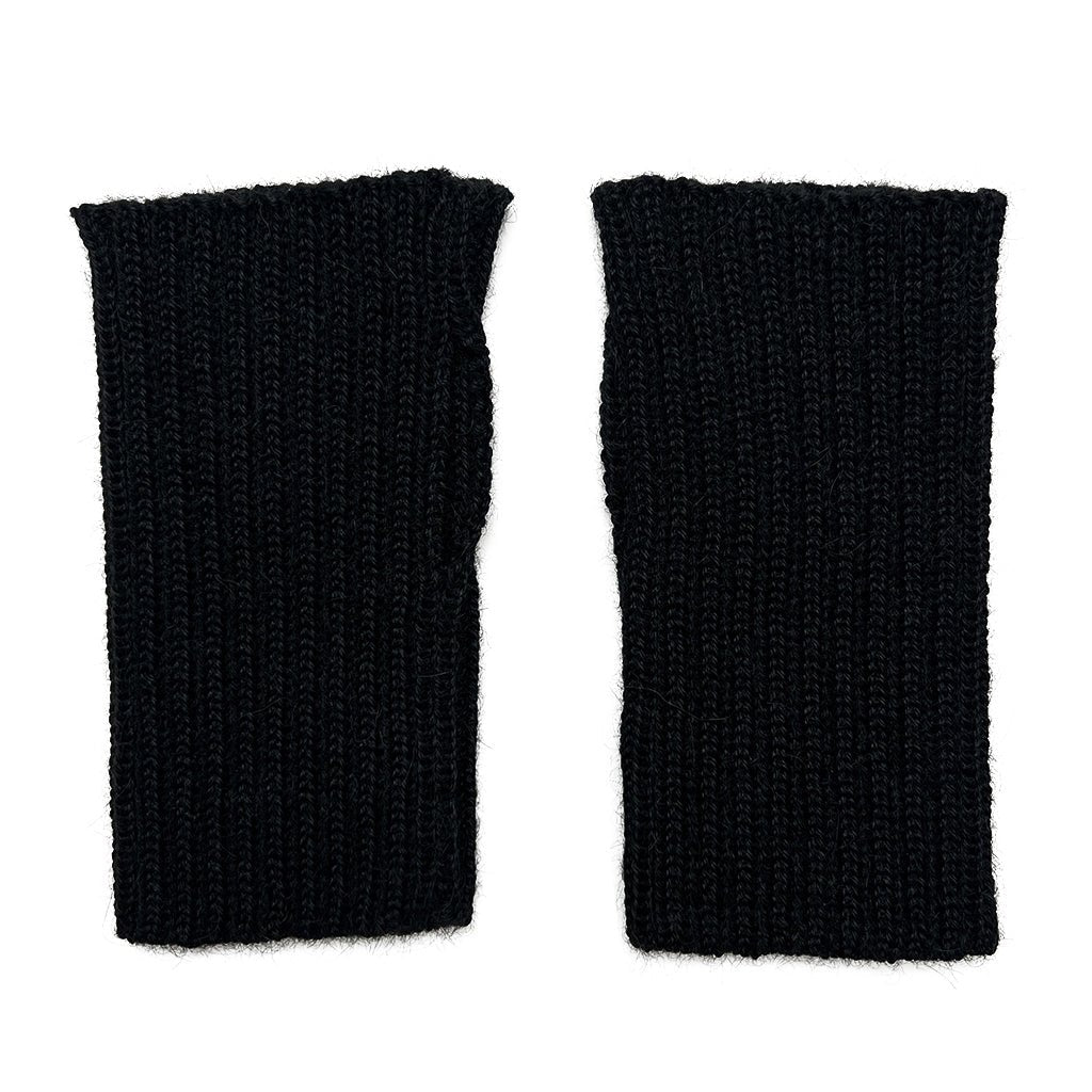 Black Minimalist Alpaca Gloves - Cosas y Punto