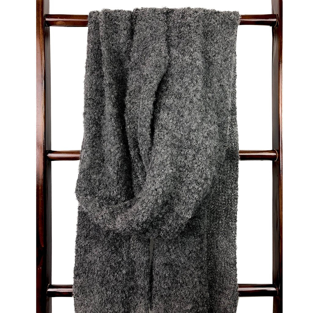 Charcoal Ultra Plush Alpaca Scarf - Cosas y Punto