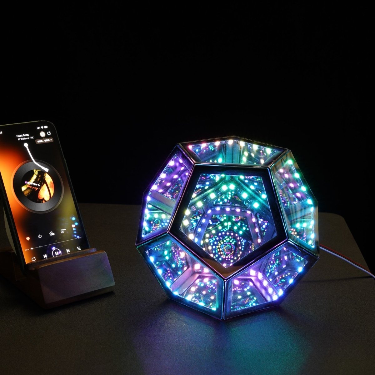 Infinity Dodecahedron Magic Table Lamp - Cosas y Punto