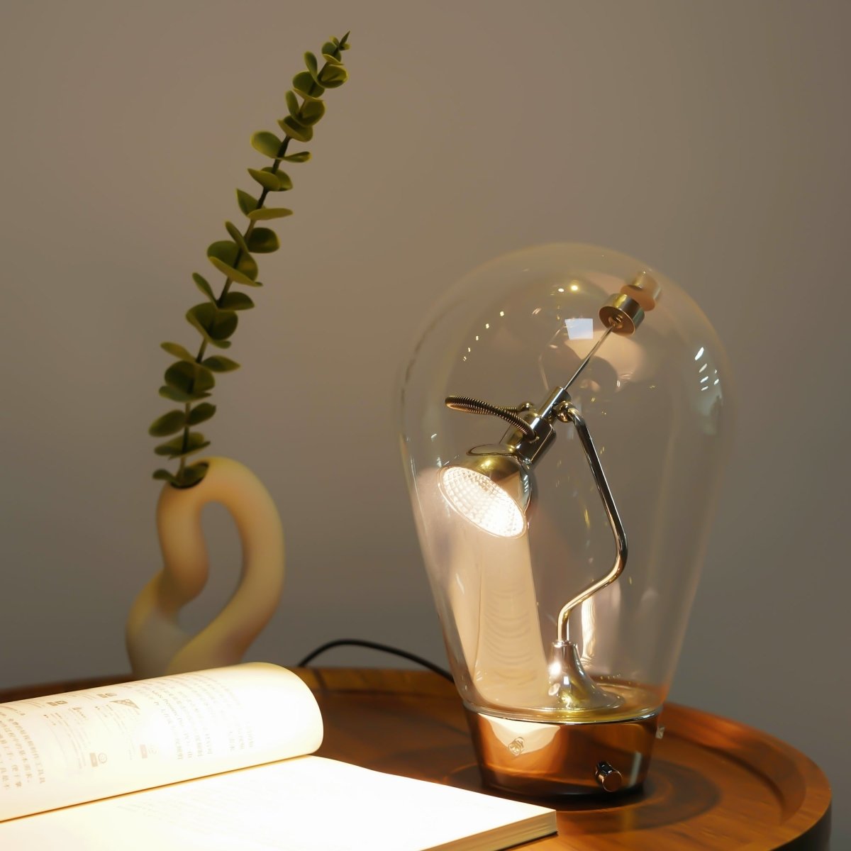 Magnetic Dimmable Table Lamp - Cosas y Punto