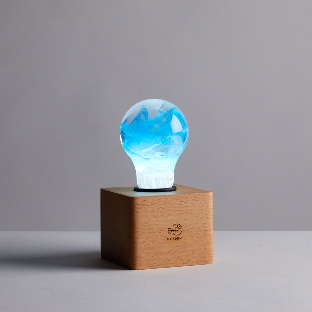 Resin LED Lightbulb - Memory - Cosas y Punto