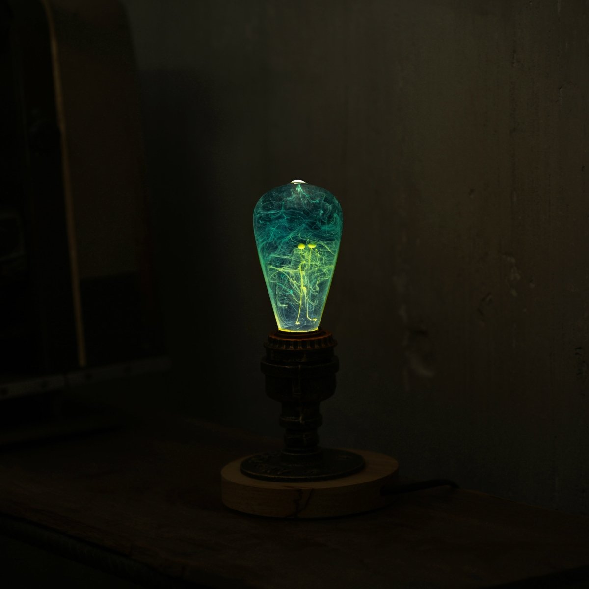 Resin LED Lightbulb - Mind - Cosas y Punto