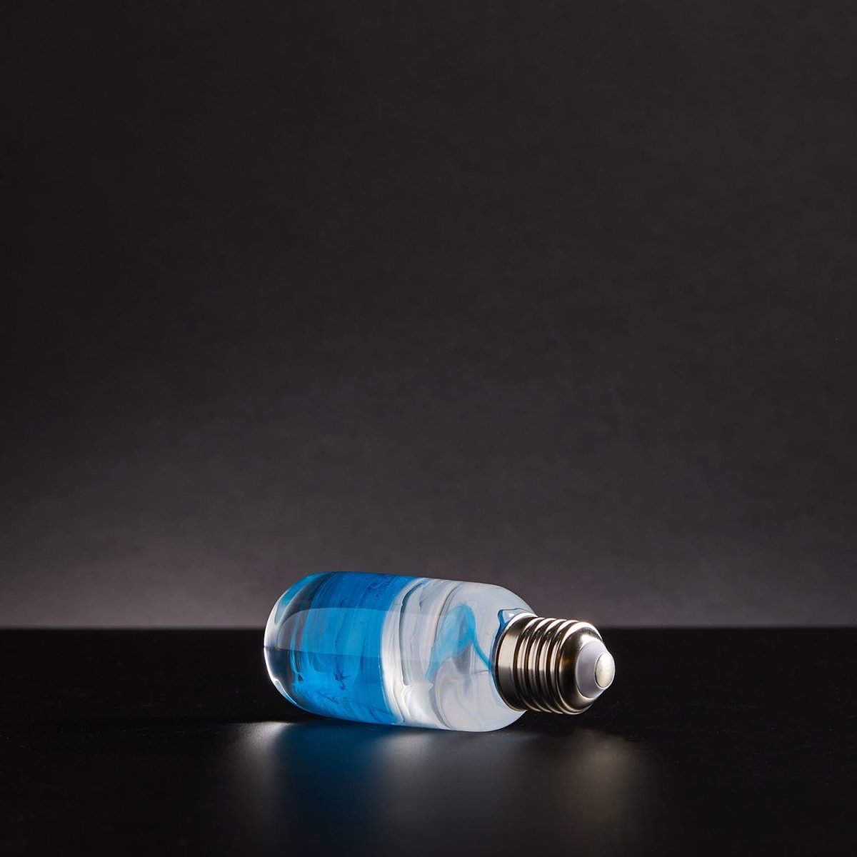 Table Lamp with Resin LED Lightbulb - Blue - Cosas y Punto