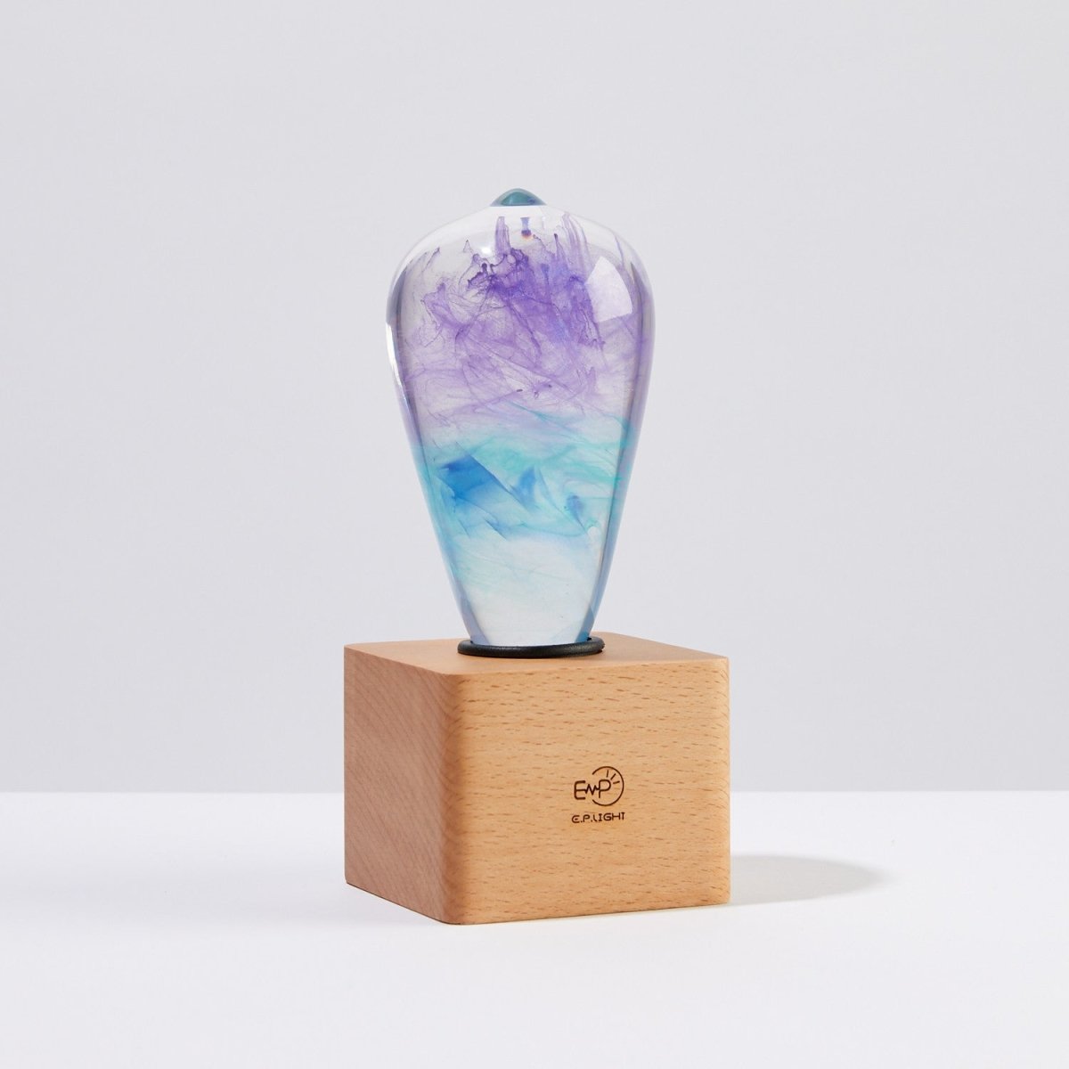 Table Lamp with Resin LED Lightbulb - Faith - Cosas y Punto