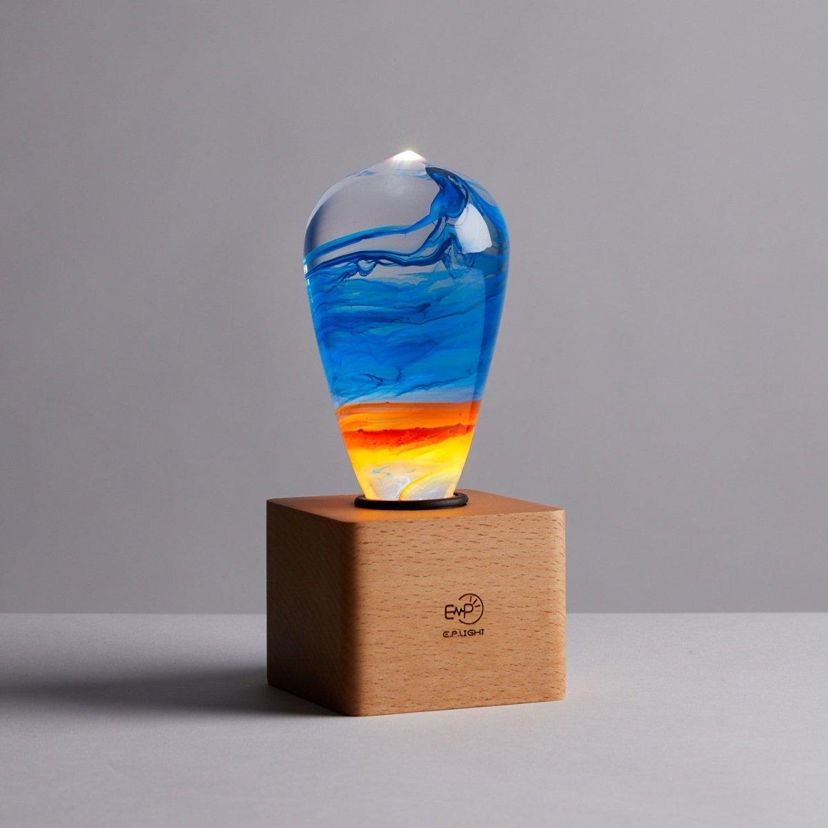 Table Lamp with Resin LED Lightbulb - Fire - Cosas y Punto