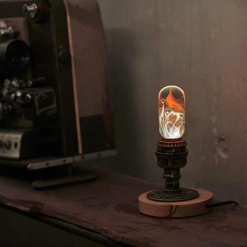 Vintage Retro Light Base with Resin LED Lightbulb - Cosas y Punto