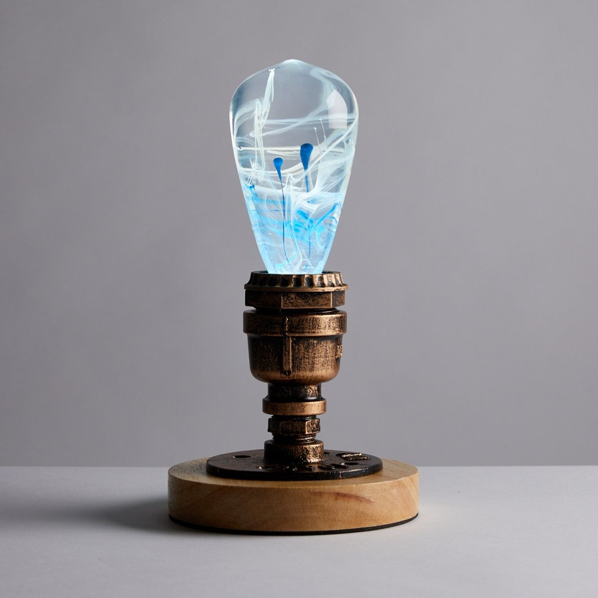 Vintage Retro Light Base with Resin LED Lightbulb - Cosas y Punto